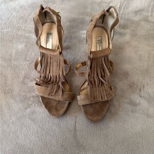 Minnetonka Women's Brown Fringe Sandals
